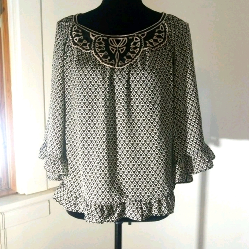 Max Studio Black and White Blouse